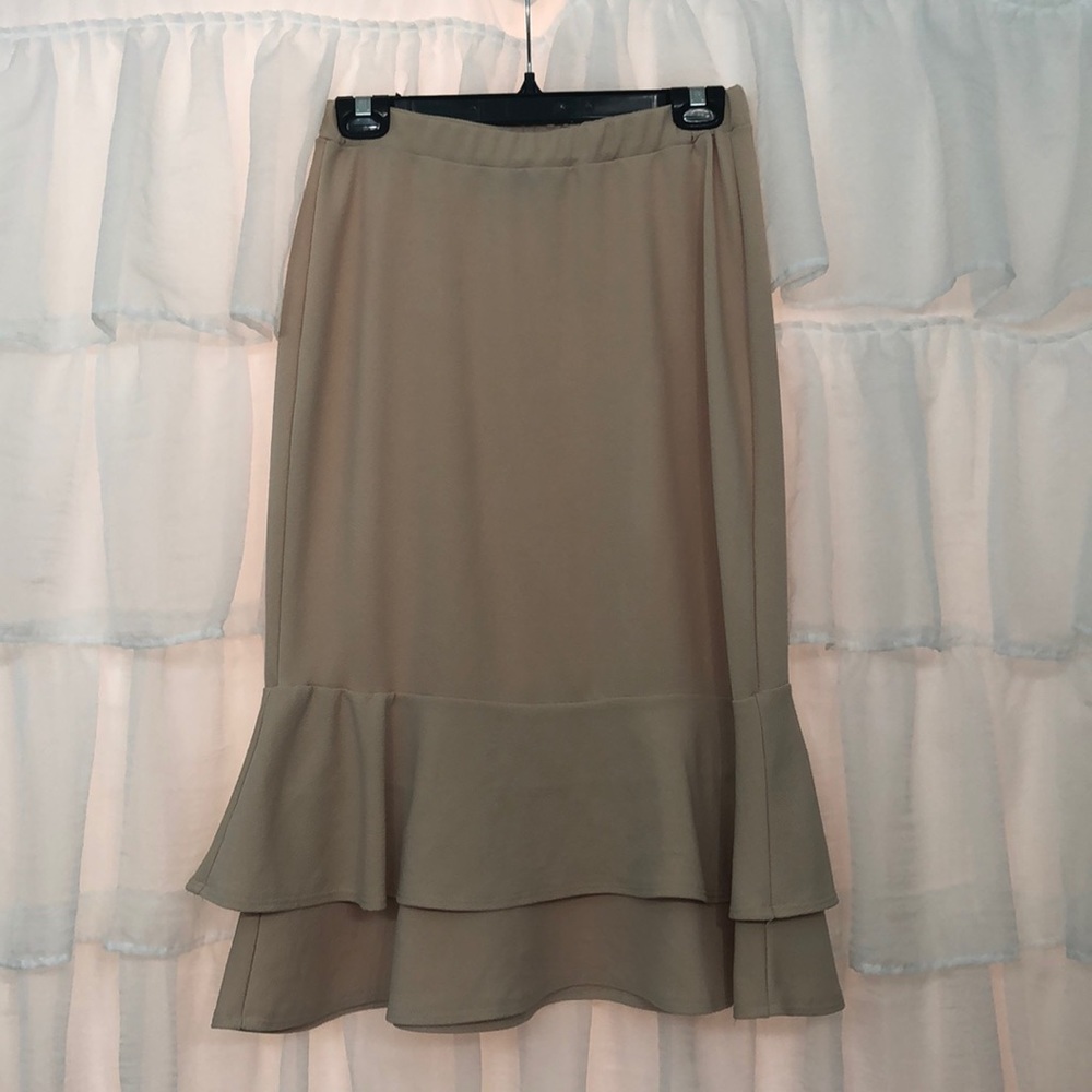 Dress like an angel ruffled skirt